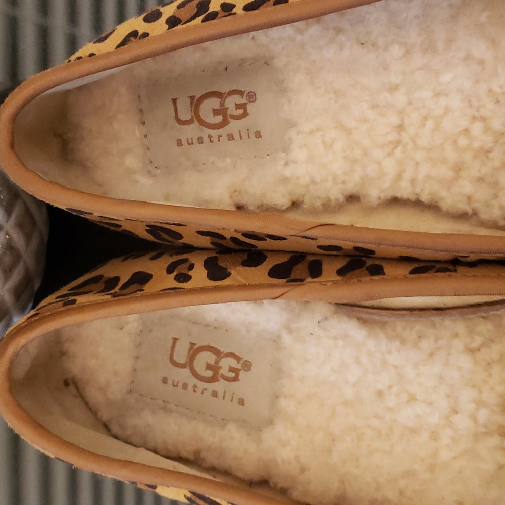 UGG Leopard Print Loafers Girl's Size 1 Leather Sheepskin Sherpa - Picture 3 of 10